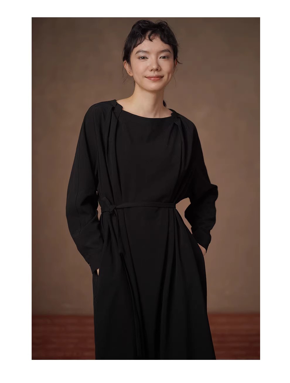 氣質且包容滿分通勤洋裝寬鬆精緻設計感顯瘦遮肉裙子,氣質且包容滿分通勤洋裝寬鬆精緻設計感顯瘦遮肉裙子,HBEW7065,氣質且包容滿分通勤洋裝寬鬆精緻設計感顯瘦遮肉裙子,壓褶細節,腰間綁繩