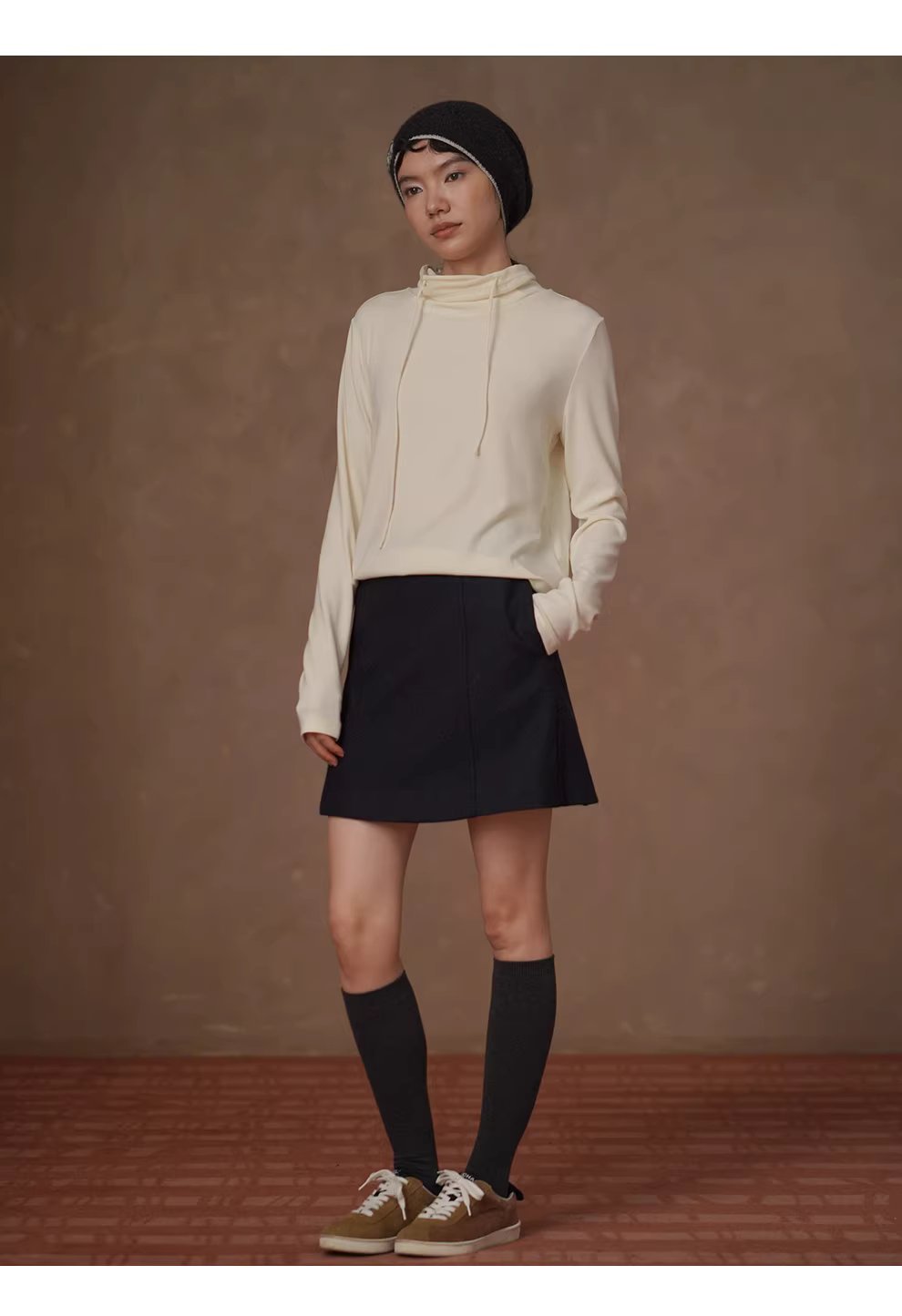 冬日衣櫥高舒基礎疊穿內搭高彈合身堆堆領顯瘦保暖上衣,冬日衣櫥高舒基礎疊穿內搭高彈合身堆堆領顯瘦保暖上衣,HBEW1173,冬日衣櫥高舒基礎疊穿內搭高彈合身堆堆領顯瘦保暖上衣,連帽抽繩,親膚柔軟