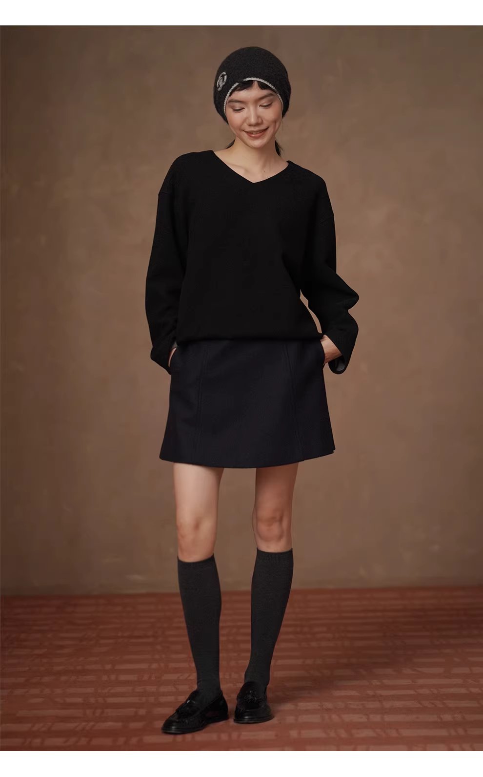 長期主義基本款內搭含羊毛軟糯V領寬鬆衛衣休閒顯瘦上衣,長期主義基本款內搭含羊毛軟糯V領寬鬆衛衣休閒顯瘦上衣,HBEW1175,長期主義基本款內搭含羊毛軟糯V領寬鬆衛衣休閒顯瘦上衣,V領造型,羊毛混紡