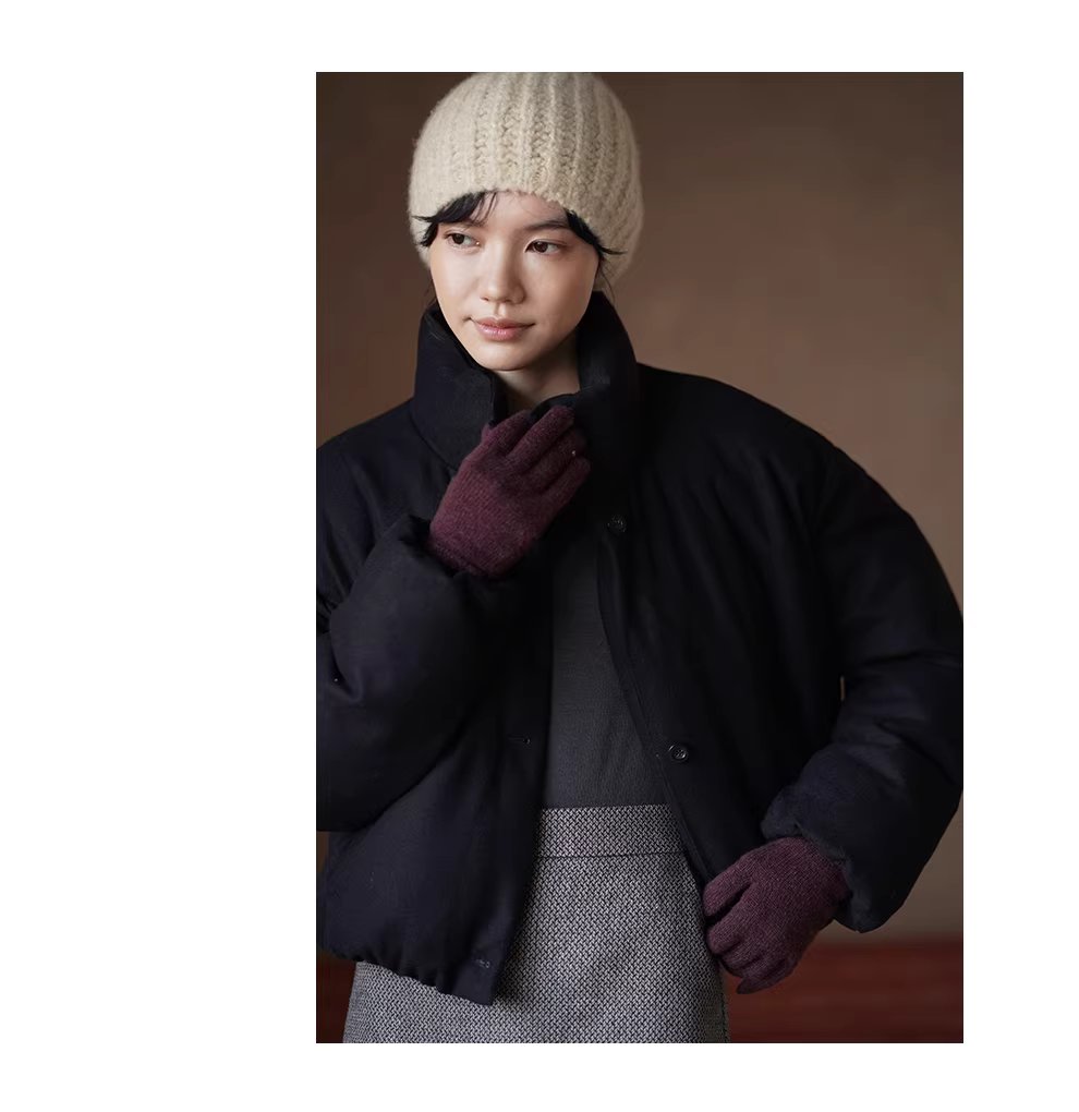 50羊毛混紡柔軟質感挺括立領防風保暖棉服短顯瘦外套,50羊毛混紡柔軟質感挺括立領防風保暖棉服短顯瘦外套,HBEW5120,50羊毛混紡柔軟質感挺括立領防風保暖棉服短顯瘦外套,俐落剪裁,羊毛混紡