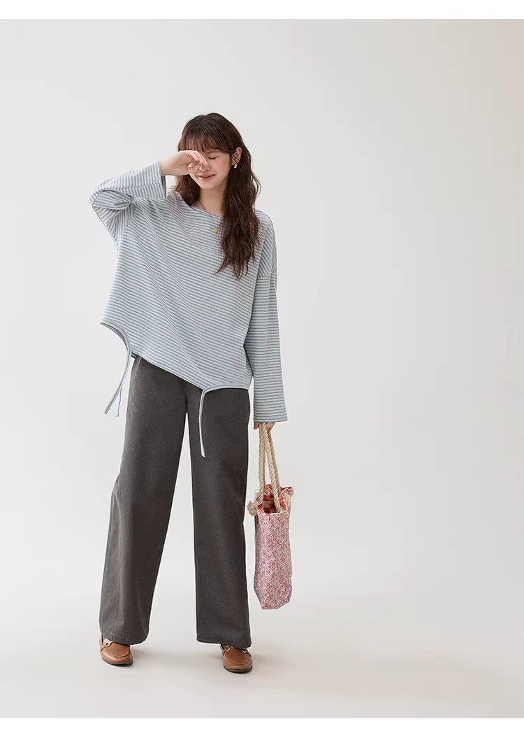 設計感藍條紋拉條T恤女春季新款寬鬆落肩袖上衣,設計感藍條紋拉條T恤女春季新款寬鬆落肩袖上衣,HBFS1007,設計感藍條紋拉條T恤女春季新款寬鬆落肩袖上衣,條紋造型,寬鬆舒適