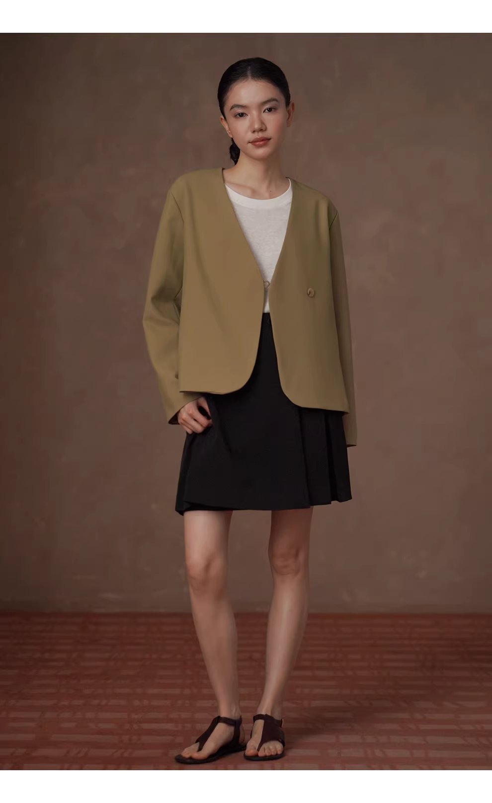 不對稱工字褶設計A字微傘版型皮袢高腰顯瘦學院半身裙女,不對稱工字褶設計A字微傘版型皮袢高腰顯瘦學院半身裙女,HBFS2003,不對稱工字褶設計A字微傘版型皮袢高腰顯瘦學院半身裙女,工字褶設計,皮扣造型