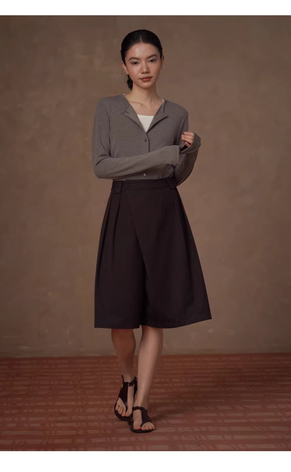 全能內搭合身彈性圓領開門襟顯瘦修身通勤長袖親膚上衣,全能內搭合身彈性圓領開門襟顯瘦修身通勤長袖親膚上衣,HBFS1012,全能內搭合身彈性圓領開門襟顯瘦修身通勤長袖親膚上衣,圓領排扣,長度適中