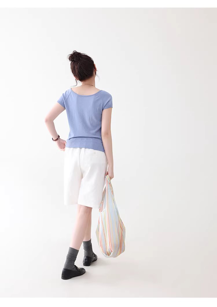 純色小一字領側開叉針織衫女夏新款慵懶顯瘦短袖上衣,純色小一字領側開叉針織衫女夏新款慵懶顯瘦短袖上衣,HBFS1051,純色小一字領側開叉針織衫女夏新款慵懶顯瘦短袖上衣,側邊開衩,薄款針織