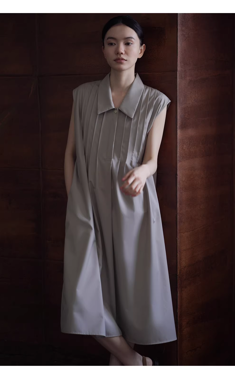 精準定壓塔克線門襟寬鬆H型無袖顯瘦搭通勤襯衫洋裝女,精準定壓塔克線門襟寬鬆H型無袖顯瘦搭通勤襯衫洋裝女,HBFS7021,精準定壓塔克線門襟寬鬆H型無袖顯瘦搭通勤襯衫洋裝女,塔克壓線,飄逸裙襬