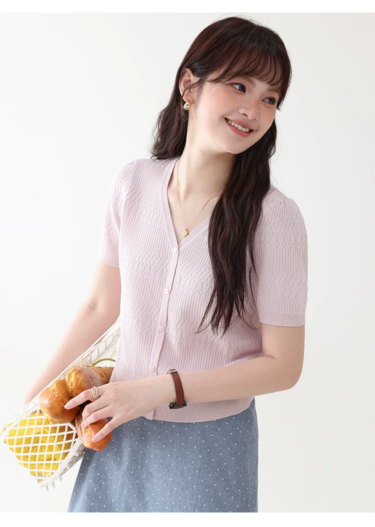 甜美純色v領單排扣針織衫女26夏季新款慵懶溫柔上衣,甜美純色v領單排扣針織衫女26夏季新款慵懶溫柔上衣,HBFS1113,甜美純色v領單排扣針織衫女26夏季新款慵懶溫柔上衣,V領排扣,薄款針織