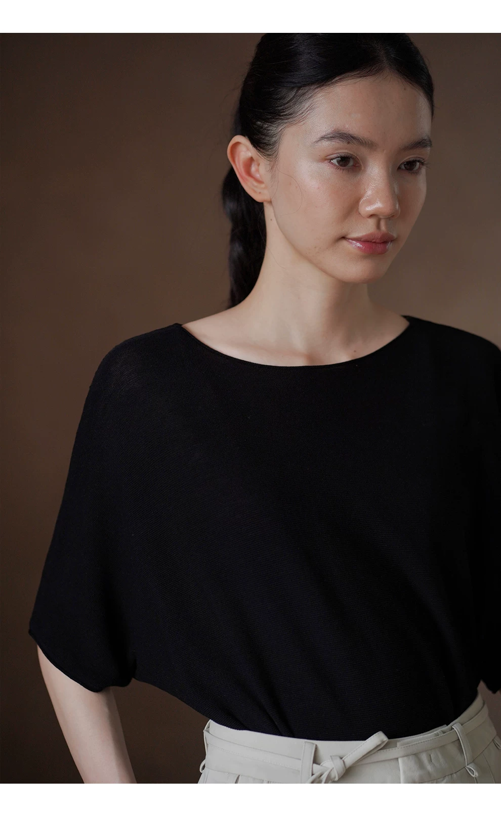 簡約鬆弛老錢感萊塞爾亞麻混紡針織落肩寬鬆一字領上衣,簡約鬆弛老錢感萊塞爾亞麻混紡針織落肩寬鬆一字領上衣,HBFS1139,簡約鬆弛老錢感萊塞爾亞麻混紡針織落肩寬鬆一字領上衣,一字肩領,天絲亞麻