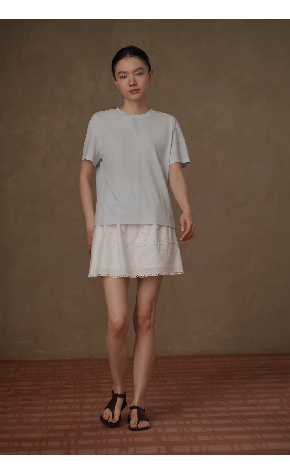 清透氣質藍上衣圓領斜門襟設計寬鬆顯瘦短袖亞麻棉T恤女,清透氣質藍上衣圓領斜門襟設計寬鬆顯瘦短袖亞麻棉T恤女,HBFS1211,清透氣質藍上衣圓領斜門襟設計寬鬆顯瘦短袖亞麻棉T恤女,單釦點綴,寬鬆落肩
