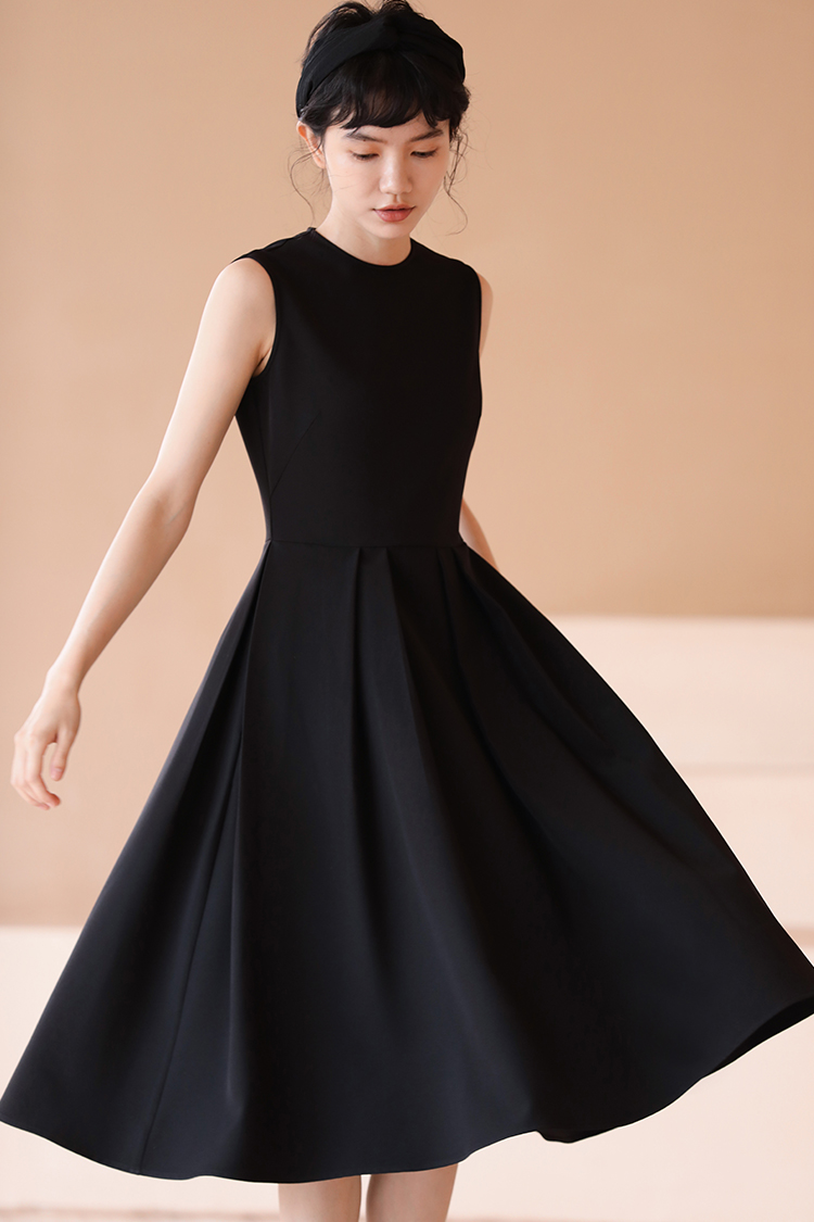 法式複古壓褶收腰赫本小黑裙氣質長款連身裙洋裝
