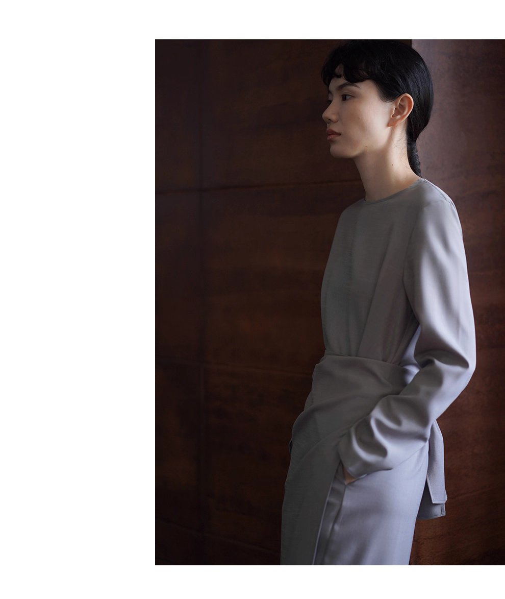 優雅認證高品質TR料簡約圍裹式綁帶收腰長顯瘦洋裝