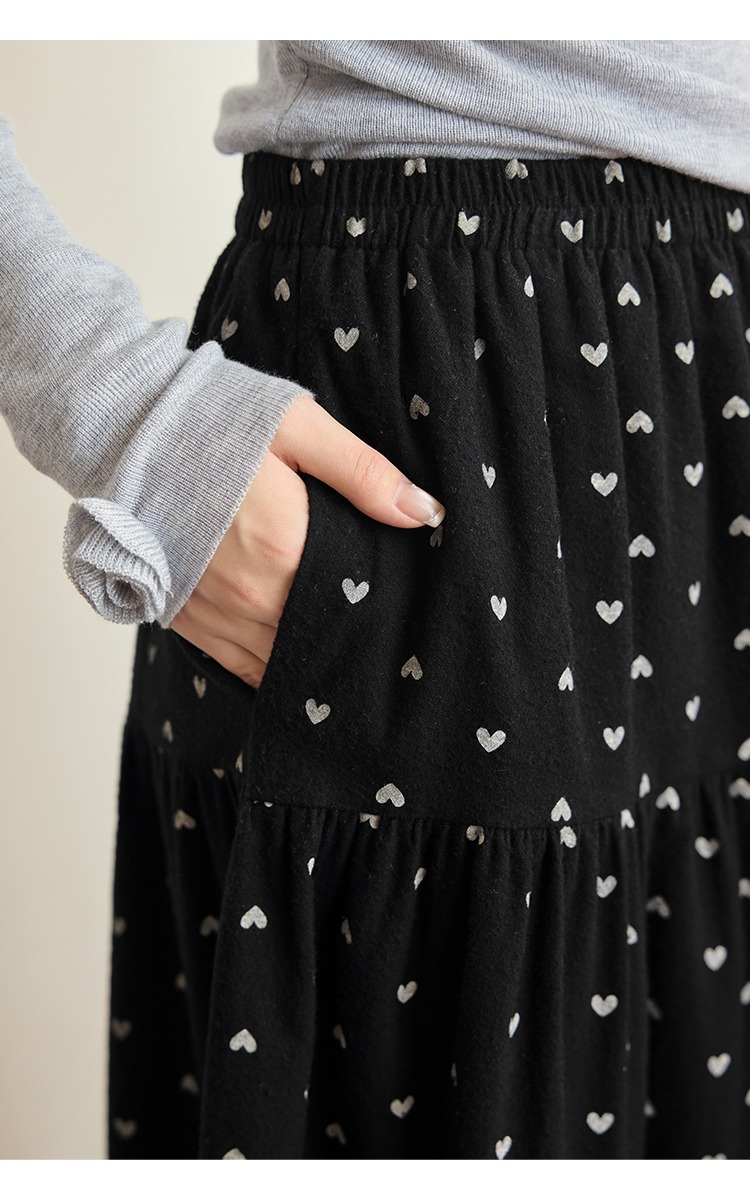 中大尺碼愛心印花A字蛋糕裙黑色長裙磨毛秋季裙子