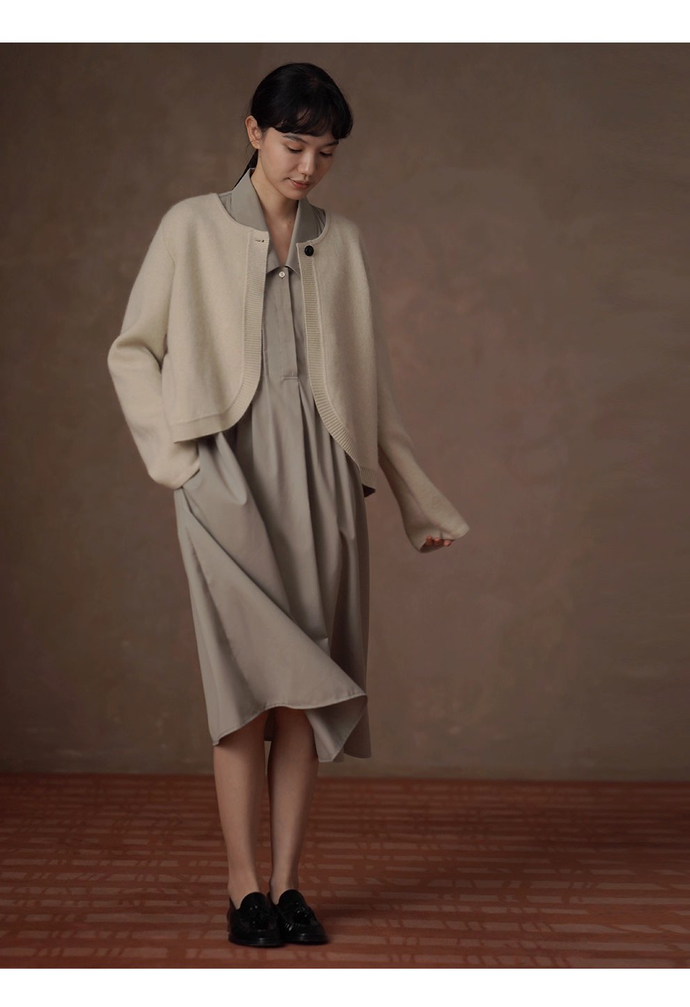 精準定壓塔克線門襟長翻領寬鬆H型顯瘦搭通勤襯衫洋裝