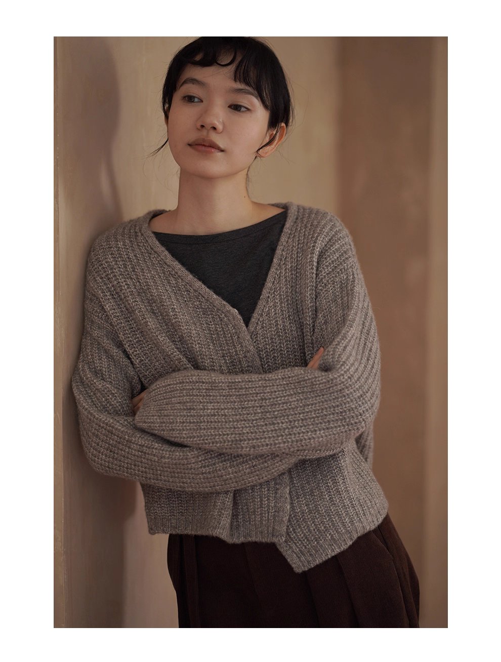 立體復古粗棒針織毛衣高比例羊毛混紡柔軟氛圍V領短外套