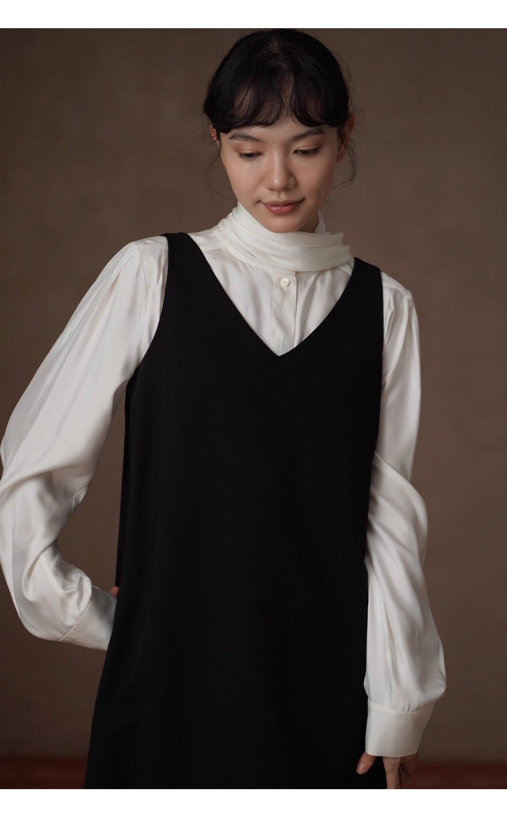 柔光緞面氣質絲滑垂軟襯衫溫柔飄帶設計寬鬆通勤上衣女