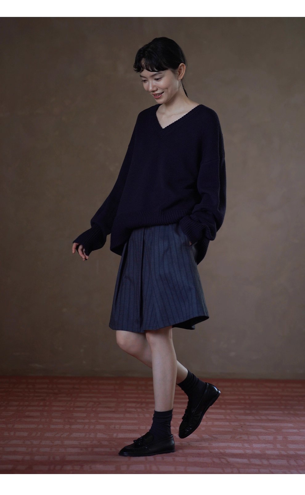 極簡精髓代表寬鬆廓形V領軟糯羊毛混紡落肩基礎保暖毛衣,極簡精髓代表寬鬆廓形V領軟糯羊毛混紡落肩基礎保暖毛衣,HBEW1113,極簡精髓代表寬鬆廓形V領軟糯羊毛混紡落肩基礎保暖毛衣,V領造型,羊毛混紡