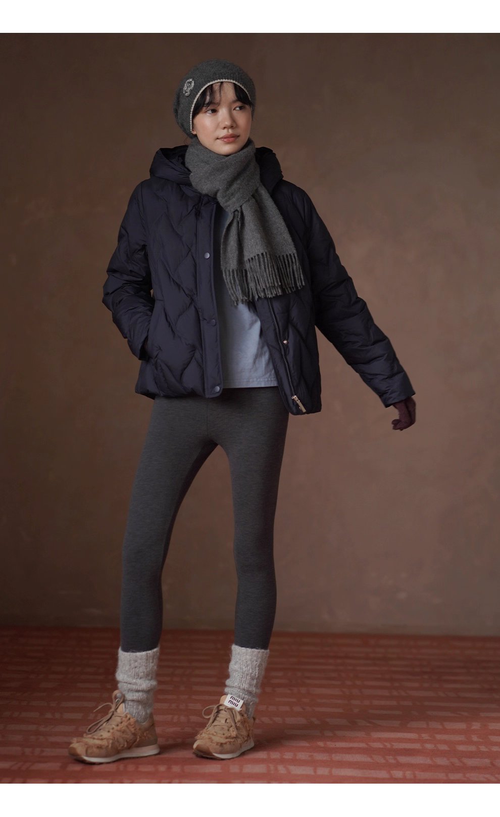 高密仿鑽絨人字紋絎線新國標90白鴨絨連帽短款羽絨衣女