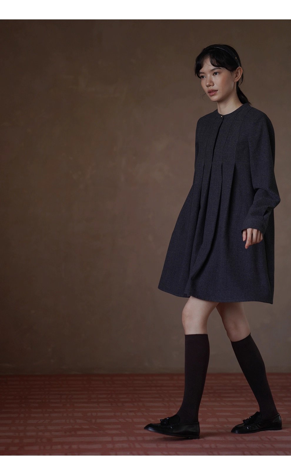 學院千金A字裙擺圓領半開門襟分割顯瘦短款加厚洋裝女