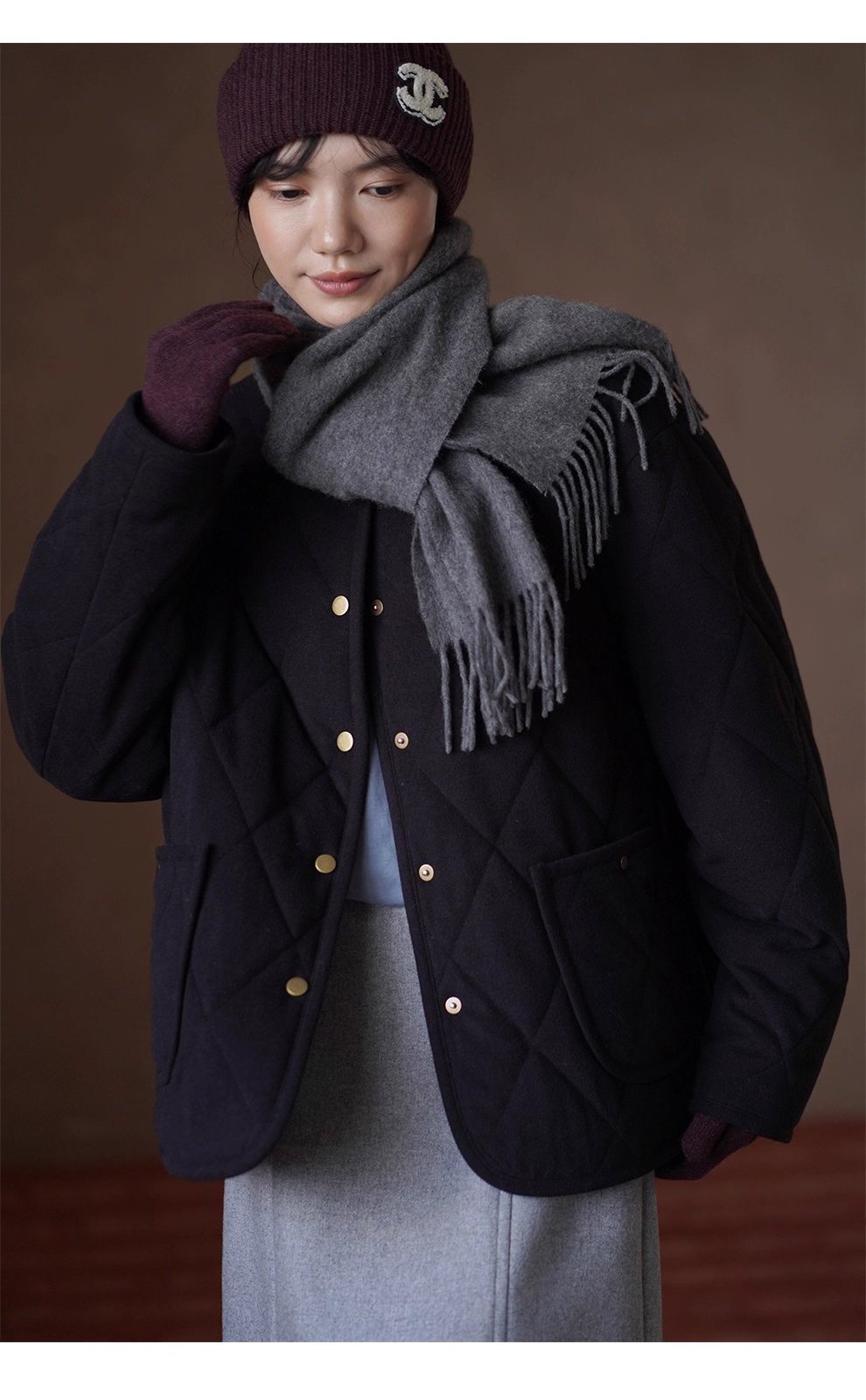 精緻復古細膩毛感肌理薄呢菱形格絎棉保暖寬鬆棉襖外套,精緻復古細膩毛感肌理薄呢菱形格絎棉保暖寬鬆棉襖外套,HBEW5092,精緻復古細膩毛感肌理薄呢菱形格絎棉保暖寬鬆棉襖外套,圓領排扣,菱格車線