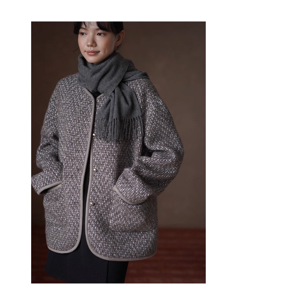 桑蠶絲綿羊毛混紡編織香香肌理寬鬆輪廓一手長夾棉大衣,桑蠶絲綿羊毛混紡編織香香肌理寬鬆輪廓一手長夾棉大衣,HBEW5095,桑蠶絲綿羊毛混紡編織香香肌理寬鬆輪廓一手長夾棉大衣,小香編織,羊毛混紡