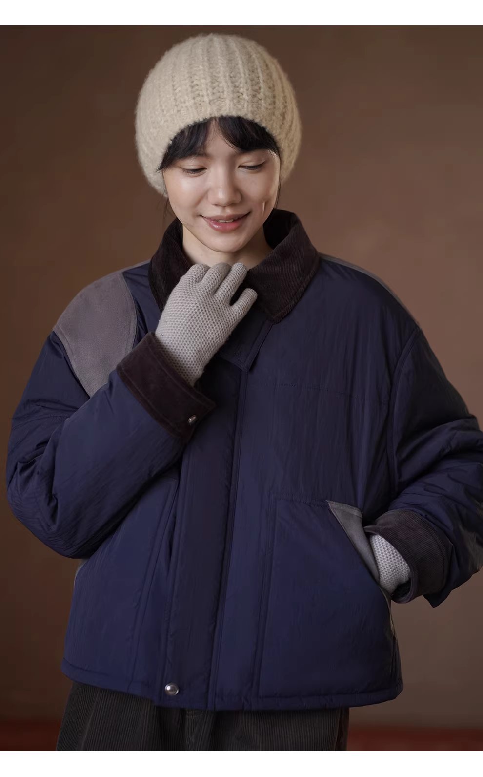 跳蚤市集復古撞色麂皮拼接燈芯絨翻領微寬鬆棉服短外套,跳蚤市集復古撞色麂皮拼接燈芯絨翻領微寬鬆棉服短外套,HBEW5101,跳蚤市集復古撞色麂皮拼接燈芯絨翻領微寬鬆棉服短外套,復古造型,保暖舒適