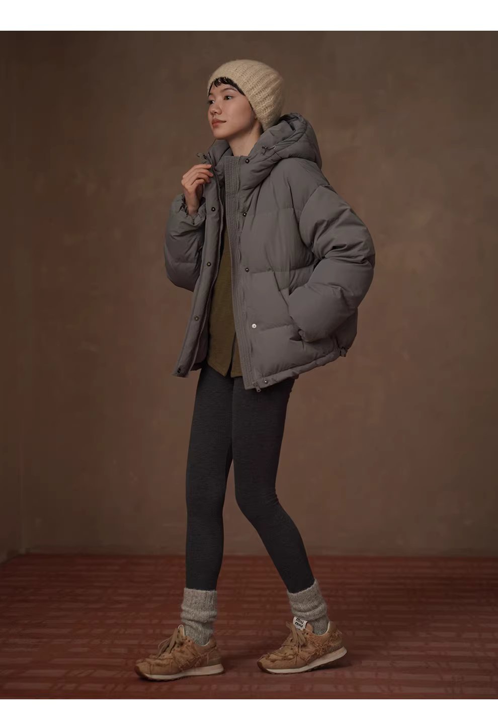 飄蕩蘆葦寬鬆上衣落肩顯瘦肌理圓領下擺開叉長袖內搭T恤,飄蕩蘆葦寬鬆上衣落肩顯瘦肌理圓領下擺開叉長袖內搭T恤,HBEW1180,飄蕩蘆葦寬鬆上衣落肩顯瘦肌理圓領下擺開叉長袖內搭T恤,開衩造型,肌理感面料