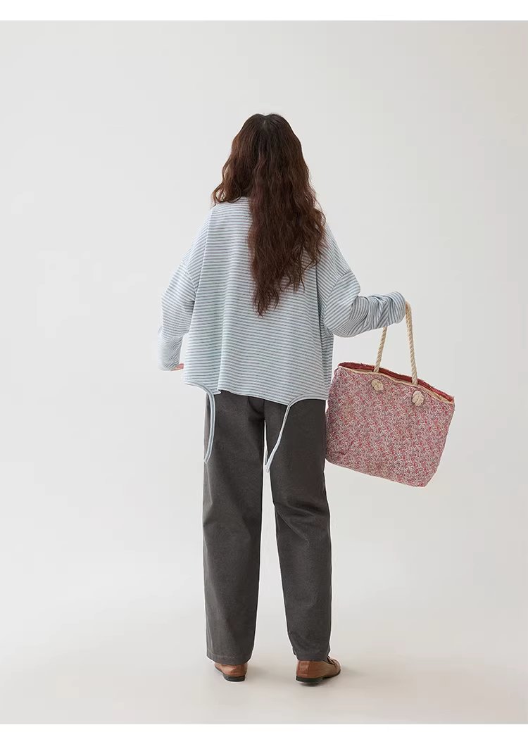 設計感藍條紋拉條T恤女春季新款寬鬆落肩袖上衣,設計感藍條紋拉條T恤女春季新款寬鬆落肩袖上衣,HBFS1007,設計感藍條紋拉條T恤女春季新款寬鬆落肩袖上衣,條紋造型,寬鬆舒適