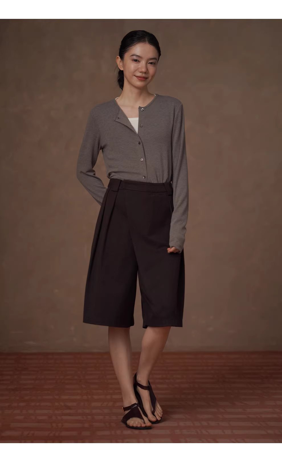 全能內搭合身彈性圓領開門襟顯瘦修身通勤長袖親膚上衣,全能內搭合身彈性圓領開門襟顯瘦修身通勤長袖親膚上衣,HBFS1012,全能內搭合身彈性圓領開門襟顯瘦修身通勤長袖親膚上衣,圓領排扣,長度適中