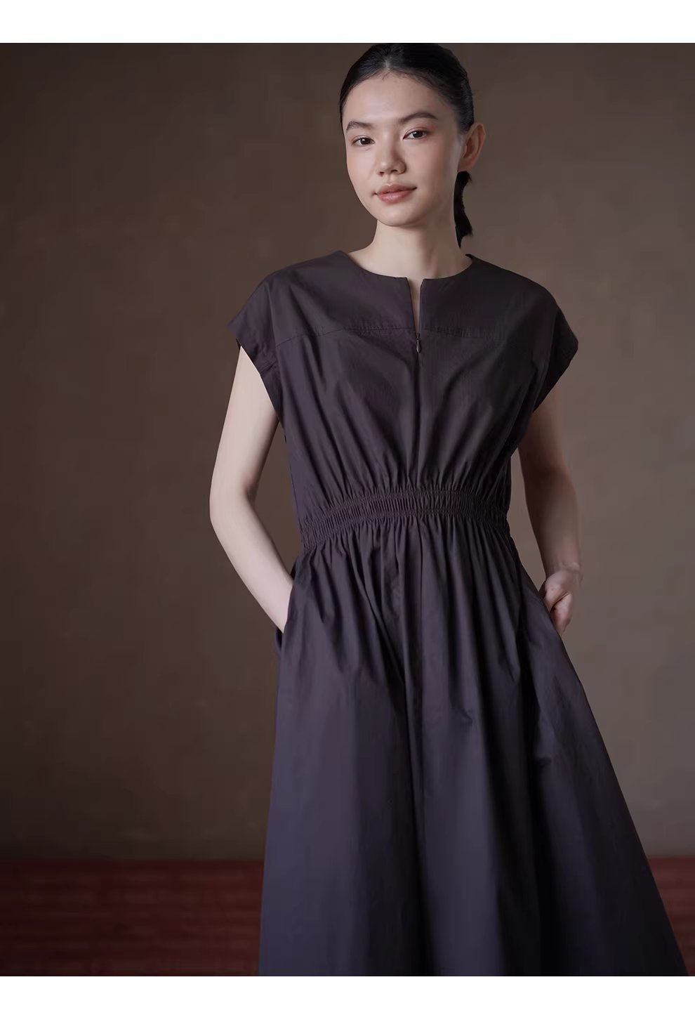 通勤的要義100棉顯瘦好版型收腰V領大裙擺遮肉連身裙女,通勤的要義100棉顯瘦好版型收腰V領大裙擺遮肉連身裙女,HBFS7016,通勤的要義100棉顯瘦好版型收腰V領大裙擺遮肉連身裙女,全棉親膚,A字版修身