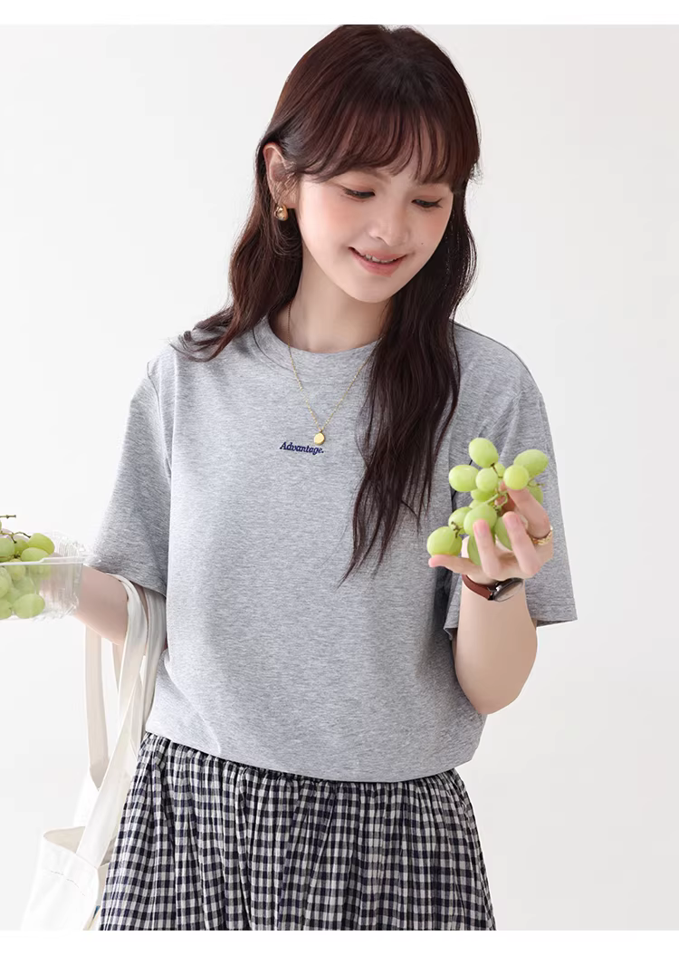 簡約英文刺繡正肩短袖T恤女夏新款寬鬆圓領百搭上衣,簡約英文刺繡正肩短袖T恤女夏新款寬鬆圓領百搭上衣,HBFS1088,簡約英文刺繡正肩短袖T恤女夏新款寬鬆圓領百搭上衣,字母刺繡,正肩版型