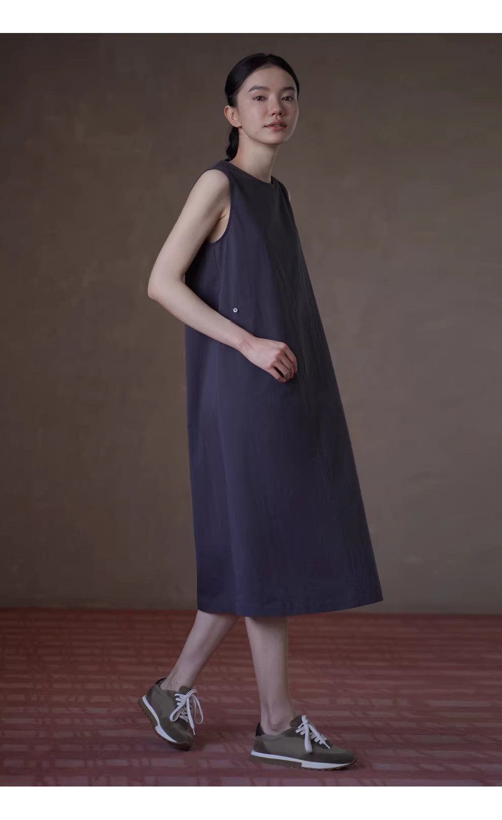 霧面霧面中線分割可調式收腰寬鬆直筒圓領無袖洋裝女,霧面霧面中線分割可調式收腰寬鬆直筒圓領無袖洋裝女,HBFS7034,霧面霧面中線分割可調式收腰寬鬆直筒圓領無袖洋裝女,耐磨抗皺,調節腰圍