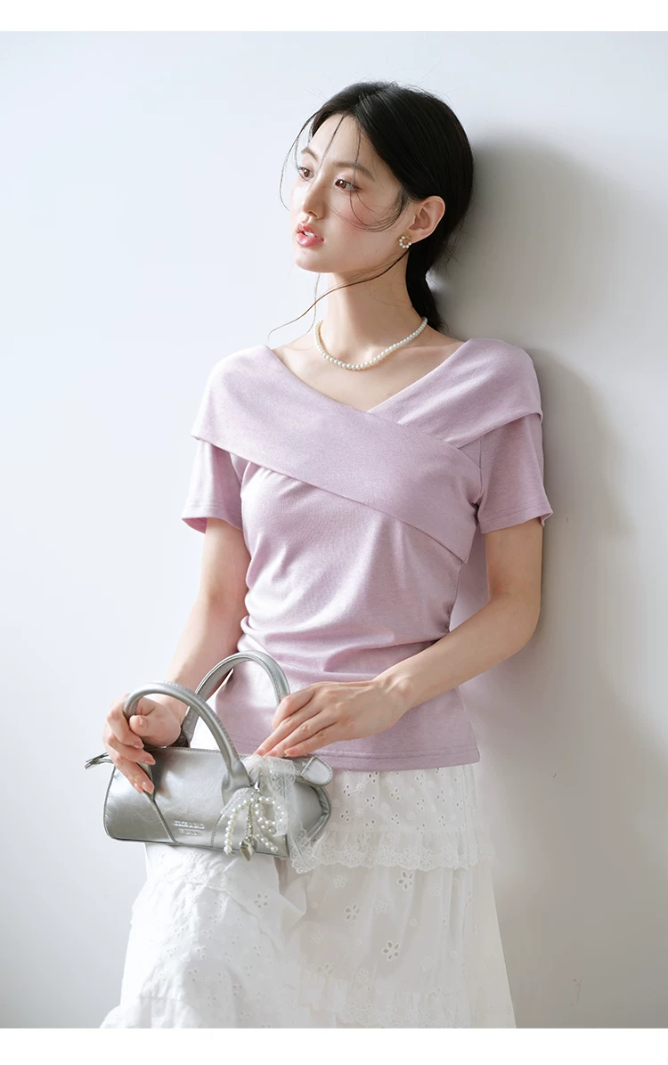 大尺碼法式氣質紫色T恤女2026新款夏季短袖高級感交叉V領上衣,大尺碼法式氣質紫色T恤女2026新款夏季短袖高級感交叉V領上衣,HBFS1168,大尺碼法式氣質紫色T恤女2026新款夏季短袖高級感交叉V領上衣,交叉V領,收腰顯瘦