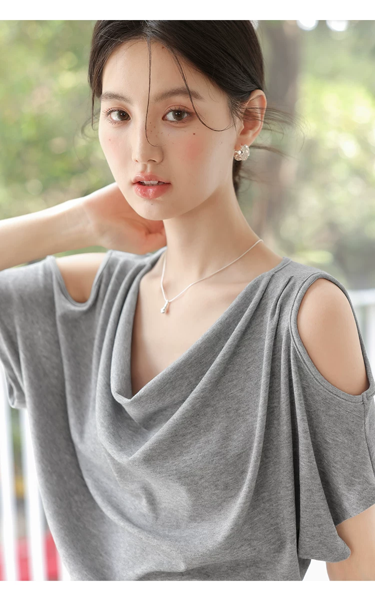 大尺碼氣質蕩領灰色短袖T恤女2026新款夏季蝙蝠衫女露肩上衣,大尺碼氣質蕩領灰色短袖T恤女2026新款夏季蝙蝠衫女露肩上衣,HBFS1297,大尺碼氣質蕩領灰色短袖T恤女2026新款夏季蝙蝠衫女露肩上衣,中大尺碼,蕩領設計