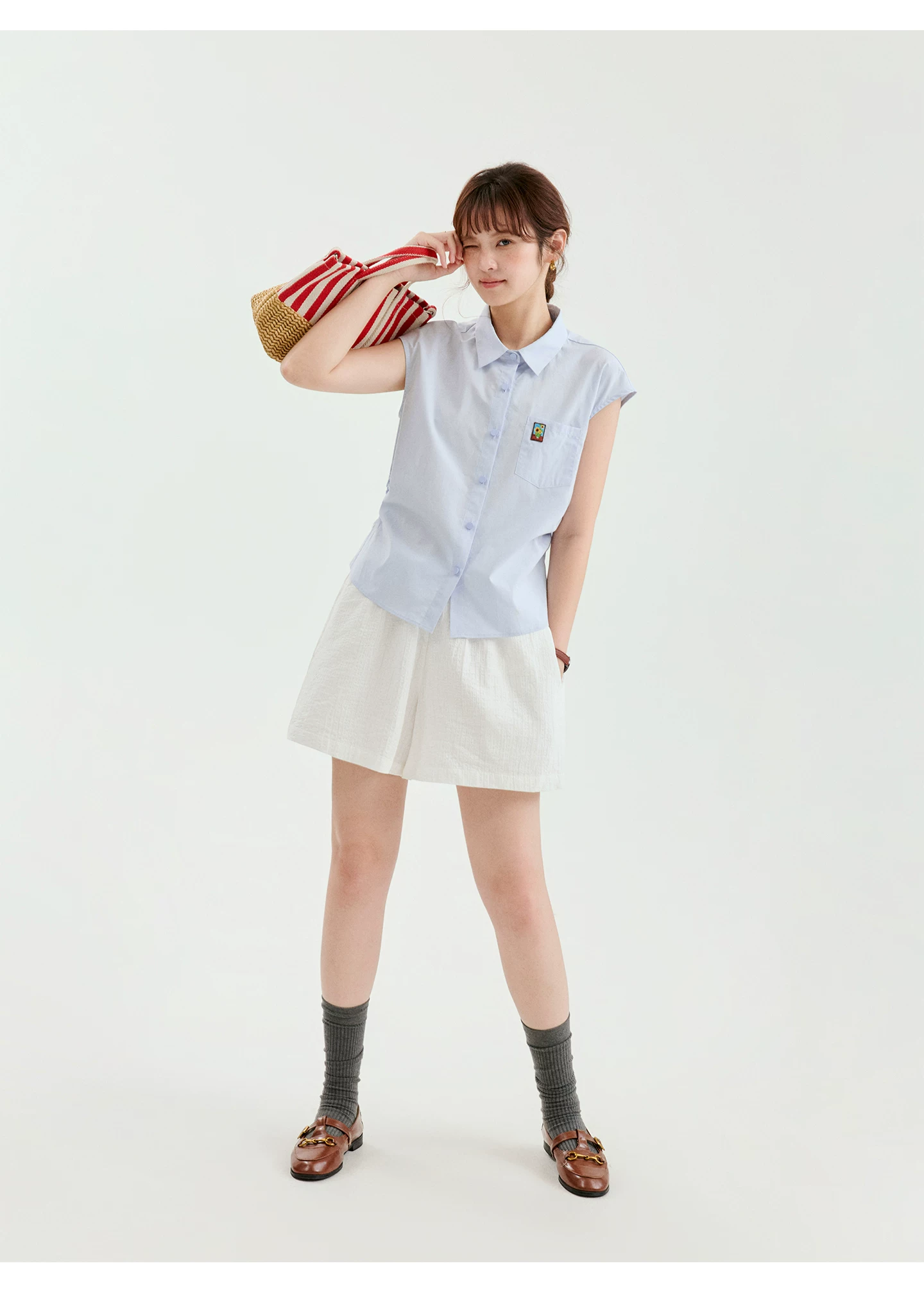 油畫小標收腰萊賽爾襯衫女夏季新款藍色翻領上衣,油畫小標收腰萊賽爾襯衫女夏季新款藍色翻領上衣,HBFS1332,油畫小標收腰萊賽爾襯衫女夏季新款藍色翻領上衣,刺繡細節,天絲混棉