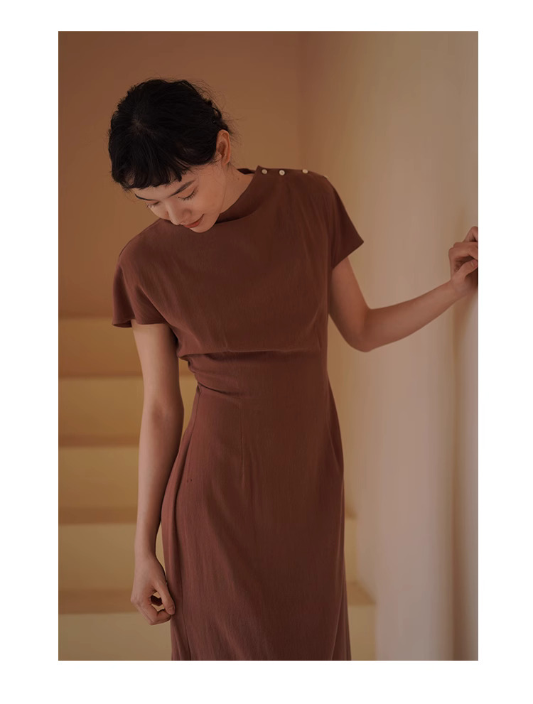 細膩婀娜柔美線條洋裝不規則斜領收腰顯白古典裙女
