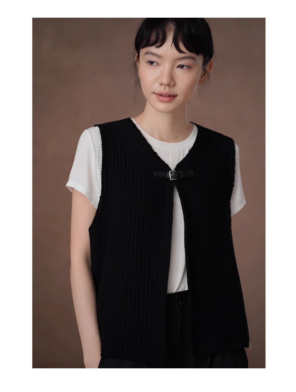 優雅疊穿粗針工藝羊毛棉混紡柔軟親膚顯瘦皮扣馬甲外套