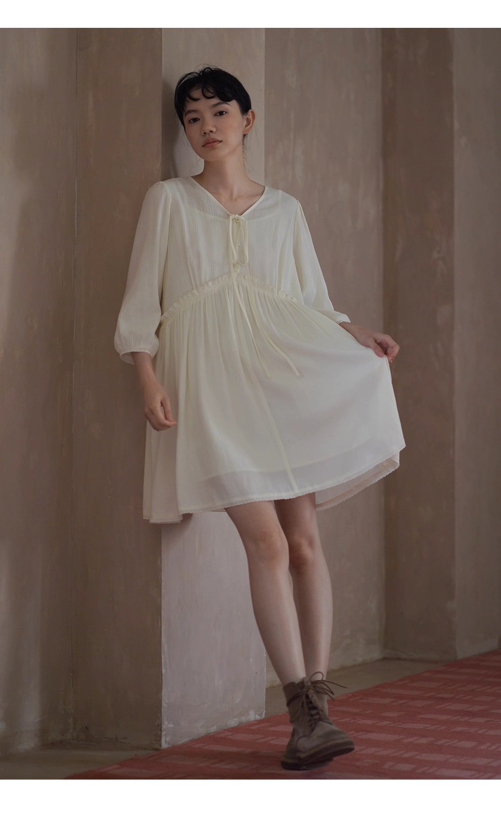 秋來雲雀飄逸洋裝顯瘦V領帶高腰拼接法式浪漫裙女