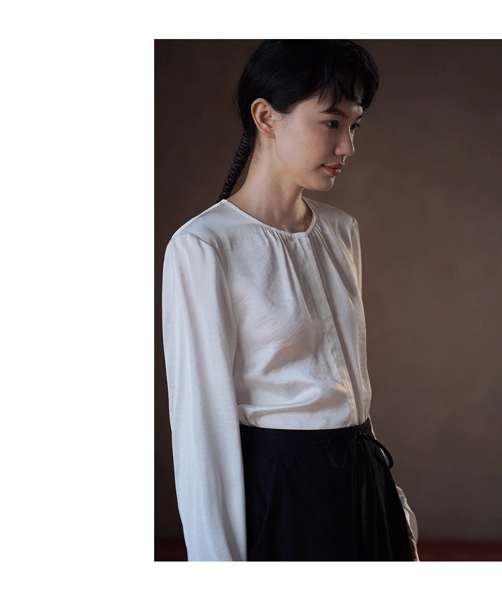 貴氣緞面質感光澤圓領褶皺寬鬆顯瘦通勤襯衫長袖上衣女