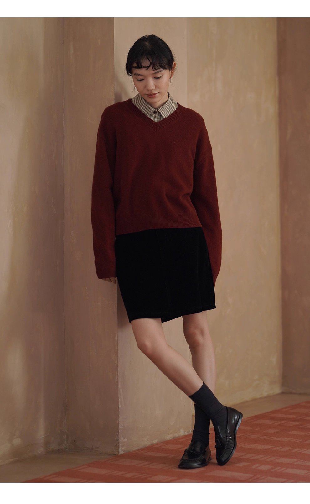 復古勃更第紅顯白柔軟山羊絨羊毛混紡顯瘦V領寬鬆毛衣女