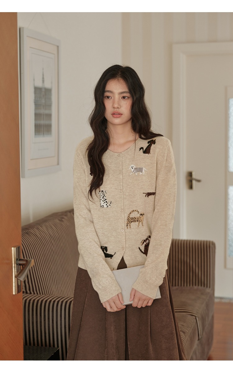 大尺碼胖mm燕麥色系針織衫長袖毛衣動物提花上衣