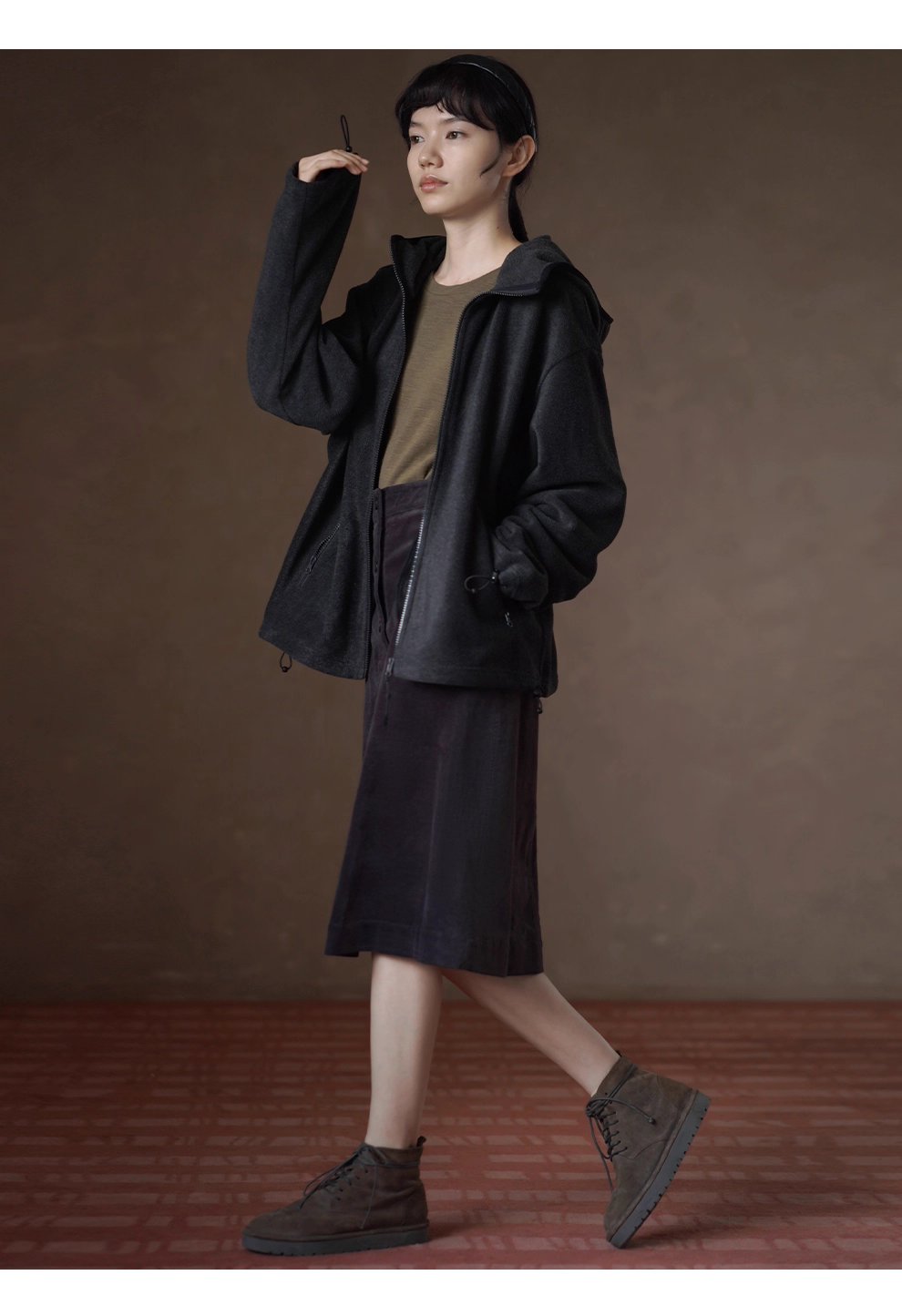 飄蕩蘆葦寬鬆上衣落肩顯瘦肌理圓領下擺開叉長袖內搭T恤