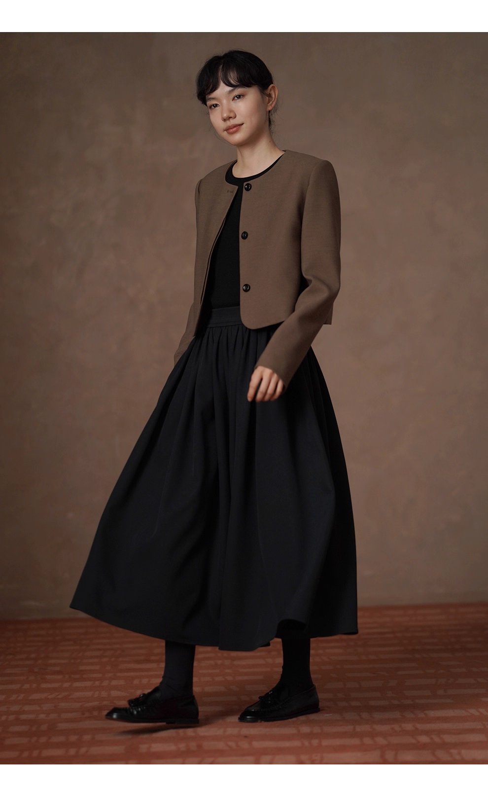 俐落入秋含羊毛西裝圓領短版小個子通勤顯瘦正肩外套