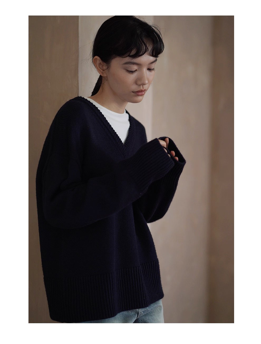 極簡精髓代表寬鬆廓形V領軟糯羊毛混紡落肩基礎保暖毛衣,極簡精髓代表寬鬆廓形V領軟糯羊毛混紡落肩基礎保暖毛衣,HBEW1113,極簡精髓代表寬鬆廓形V領軟糯羊毛混紡落肩基礎保暖毛衣,V領造型,羊毛混紡
