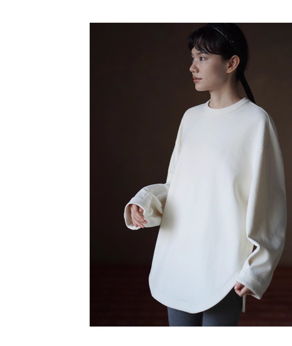 弧形開叉下擺寬鬆肌理感圓領慵懶感加厚顯瘦內搭白T上衣,弧形開叉下擺寬鬆肌理感圓領慵懶感加厚顯瘦內搭白T上衣,HBEW1131,弧形開叉下擺寬鬆肌理感圓領慵懶感加厚顯瘦內搭白T上衣,後領鈕扣,肌理感面料