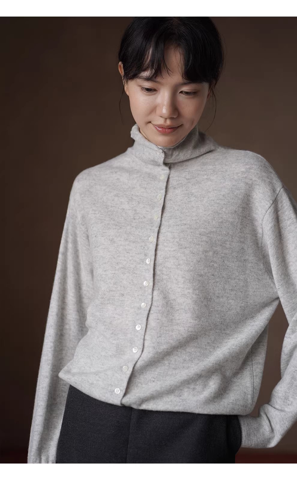 清冷柔霧敲細60s羊毛混紡立領紐扣設計開門襟通勤毛衣女,清冷柔霧敲細60s羊毛混紡立領紐扣設計開門襟通勤毛衣女,HBEW1136,清冷柔霧敲細60s羊毛混紡立領紐扣設計開門襟通勤毛衣女,排扣立領,羊毛100%