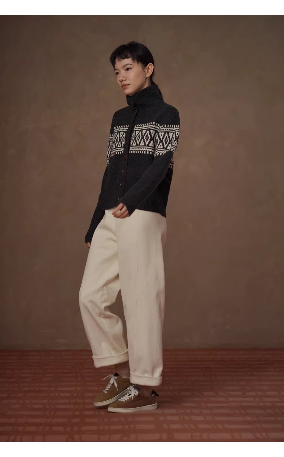 冬日經典撞色費爾島蓬鬆拉毛100羊毛立領寬鬆毛衣開襟衫女,冬日經典撞色費爾島蓬鬆拉毛100羊毛立領寬鬆毛衣開襟衫女,HBEW1161,冬日經典撞色費爾島蓬鬆拉毛100羊毛立領寬鬆毛衣開襟衫女,立領排扣,羊毛100%