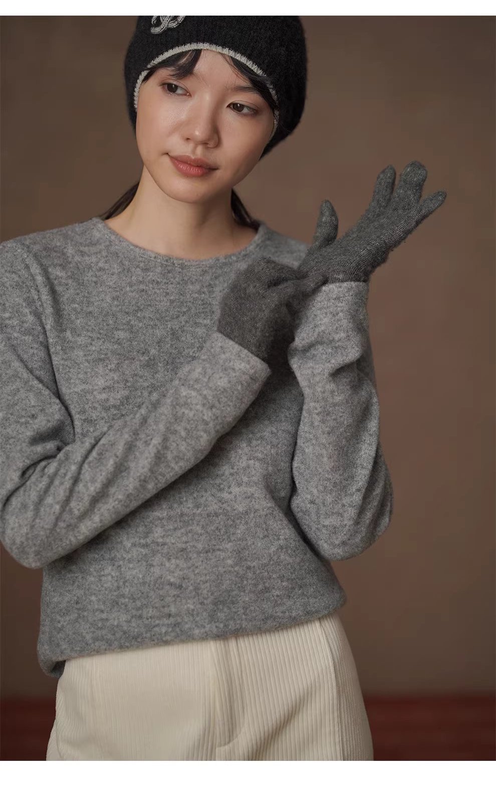 磨毛親膚細膩綿羊毛混紡針織布圓領內搭正肩百搭上衣,磨毛親膚細膩綿羊毛混紡針織布圓領內搭正肩百搭上衣,HBEW1169,磨毛親膚細膩綿羊毛混紡針織布圓領內搭正肩百搭上衣,正肩版型,羊毛混紡