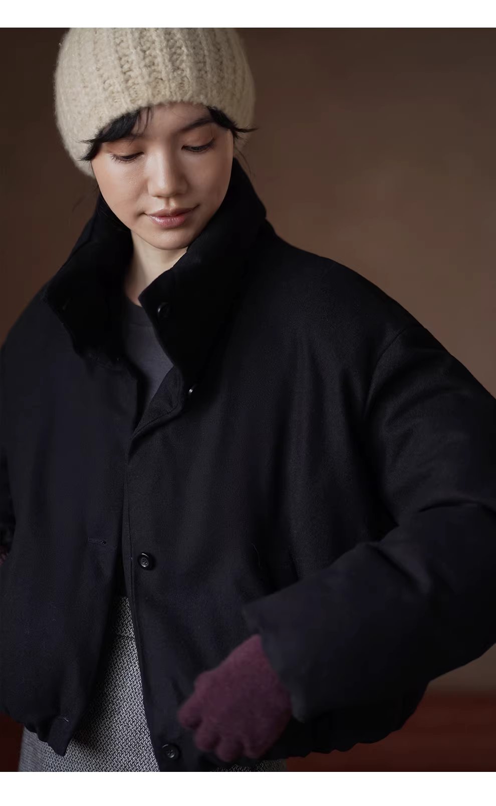 50羊毛混紡柔軟質感挺括立領防風保暖棉服短顯瘦外套,50羊毛混紡柔軟質感挺括立領防風保暖棉服短顯瘦外套,HBEW5120,50羊毛混紡柔軟質感挺括立領防風保暖棉服短顯瘦外套,俐落剪裁,羊毛混紡