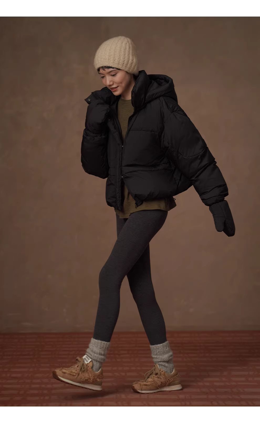 飄蕩蘆葦寬鬆上衣落肩顯瘦肌理圓領下擺開叉長袖內搭T恤,飄蕩蘆葦寬鬆上衣落肩顯瘦肌理圓領下擺開叉長袖內搭T恤,HBEW1180,飄蕩蘆葦寬鬆上衣落肩顯瘦肌理圓領下擺開叉長袖內搭T恤,開衩造型,肌理感面料