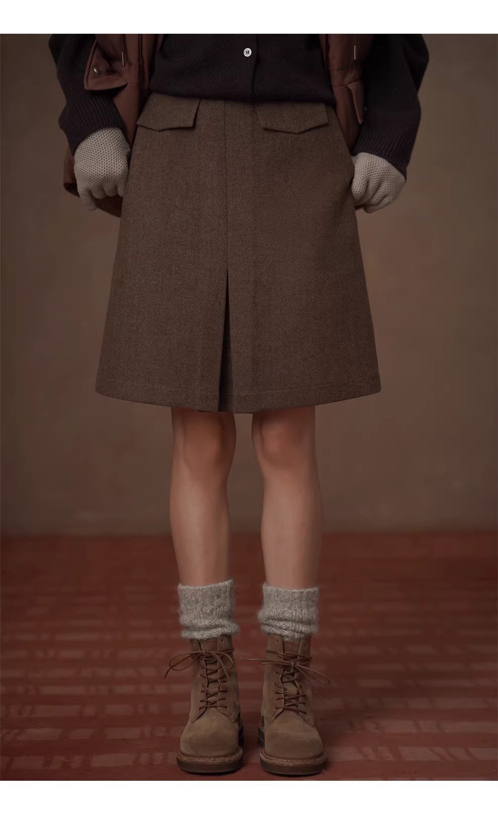 復古少女感綿羊毛混紡挺括呢料靈動褶襉高腰顯瘦半身裙,復古少女感綿羊毛混紡挺括呢料靈動褶襉高腰顯瘦半身裙,HBEW2042,復古少女感綿羊毛混紡挺括呢料靈動褶襉高腰顯瘦半身裙,口袋造型,羊毛混紡