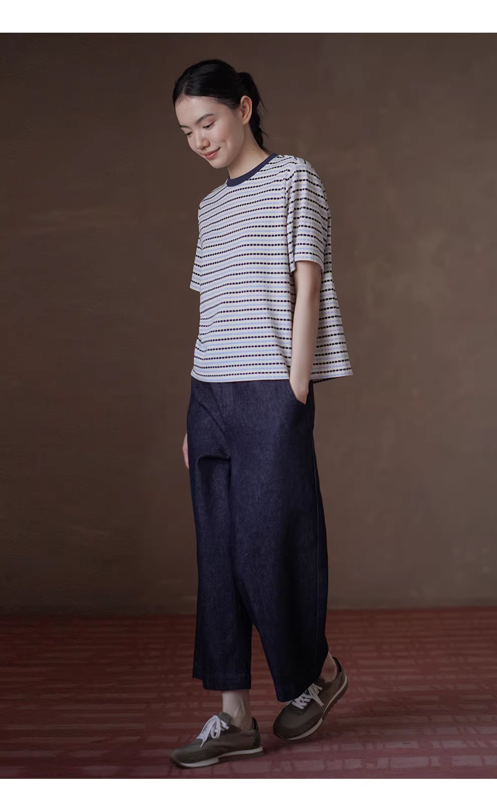 波點塗鴉筆條紋撞色領口趣味T恤寬鬆短袖圓領休閒上衣女,波點塗鴉筆條紋撞色領口趣味T恤寬鬆短袖圓領休閒上衣女,HBFS1081,波點塗鴉筆條紋撞色領口趣味T恤寬鬆短袖圓領休閒上衣女,寬鬆舒服,撞色亮點